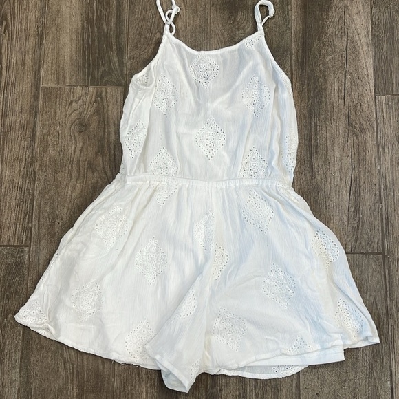 Lovestitch Ivory Lace Romper - Picture 3 of 4